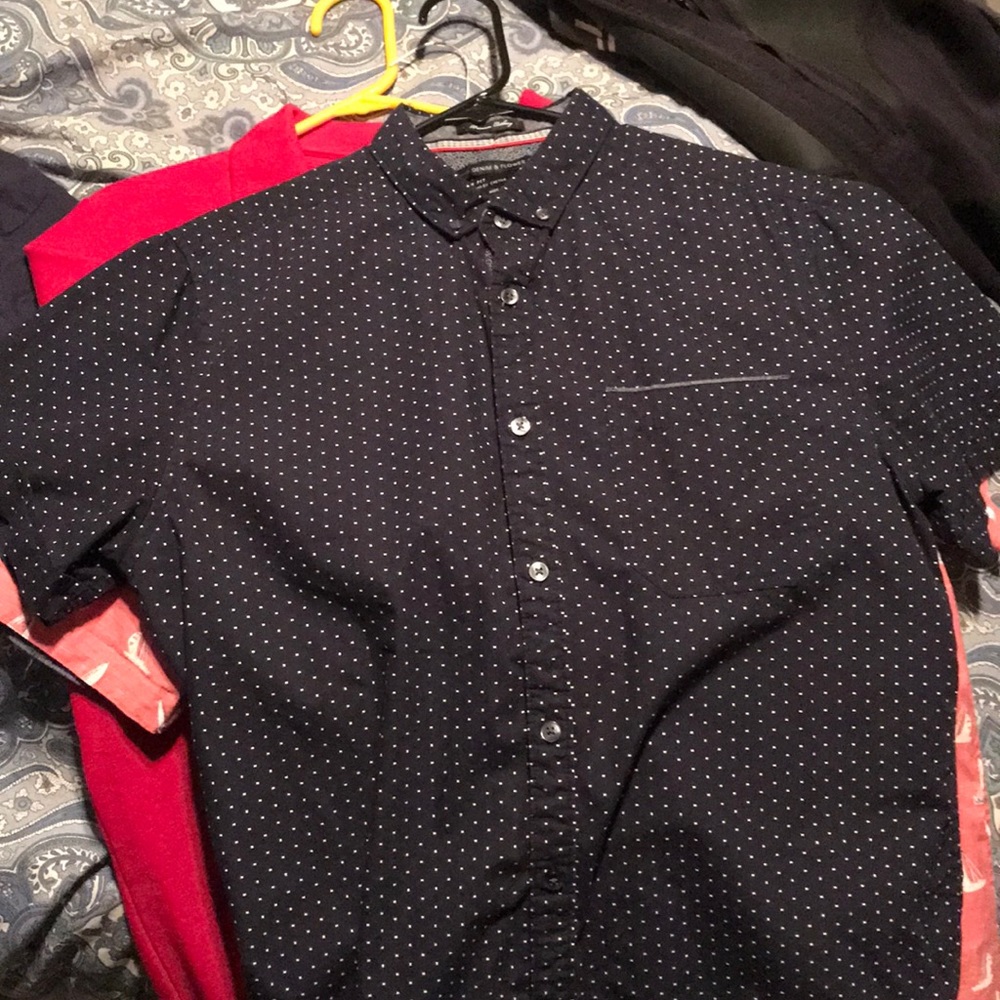 Men’s slim fit denim and flower design buttondown